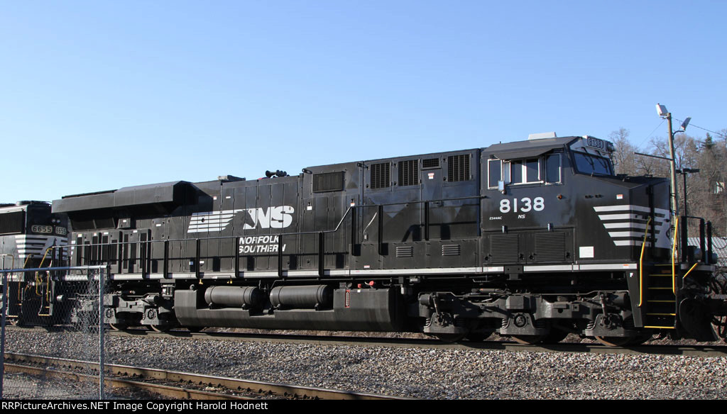 NS 8138